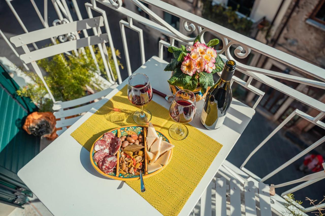 Taoapartments - Casa Vittoria ตาออร์มินา ภายนอก รูปภาพ